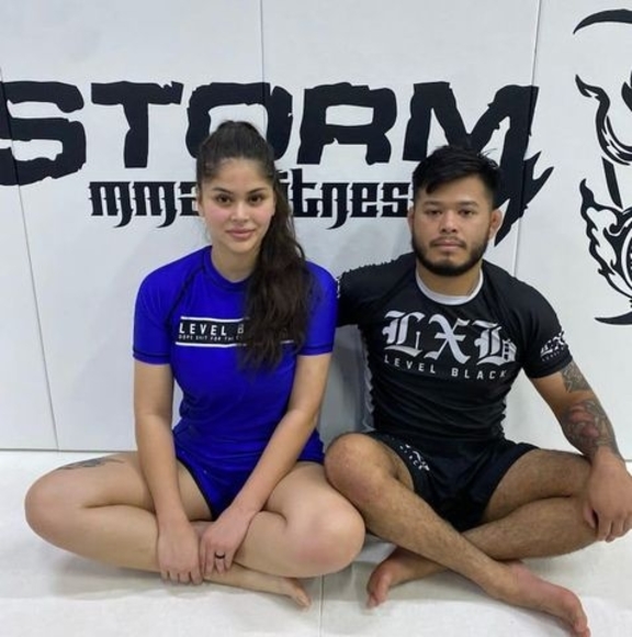 Meet your Posher, Laura - Picture 1 of 1